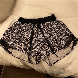 Lululemon Hotty Hot shorts